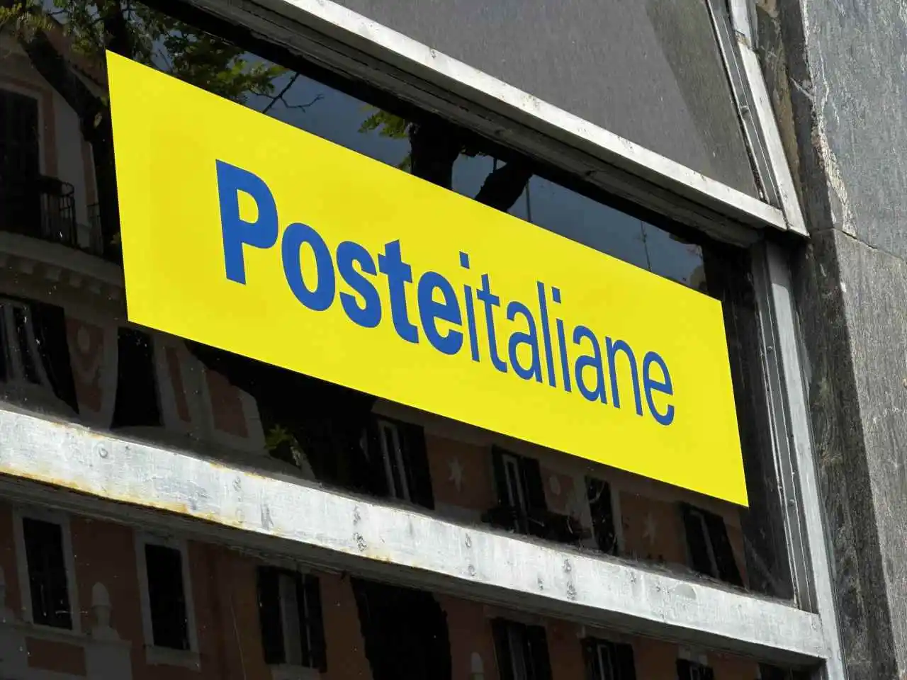 Limite massimo di cointestatari: ecco quante persone puoi aggiungere a un libretto postale